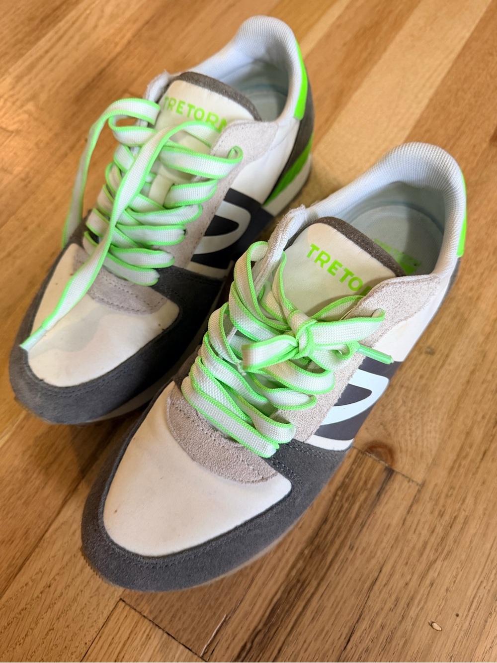 TRETORN women’s Retro Runner Sneakers in White, Gray & Neon Green 8.5